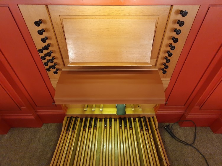 Spieltisch der Klais-Orgel