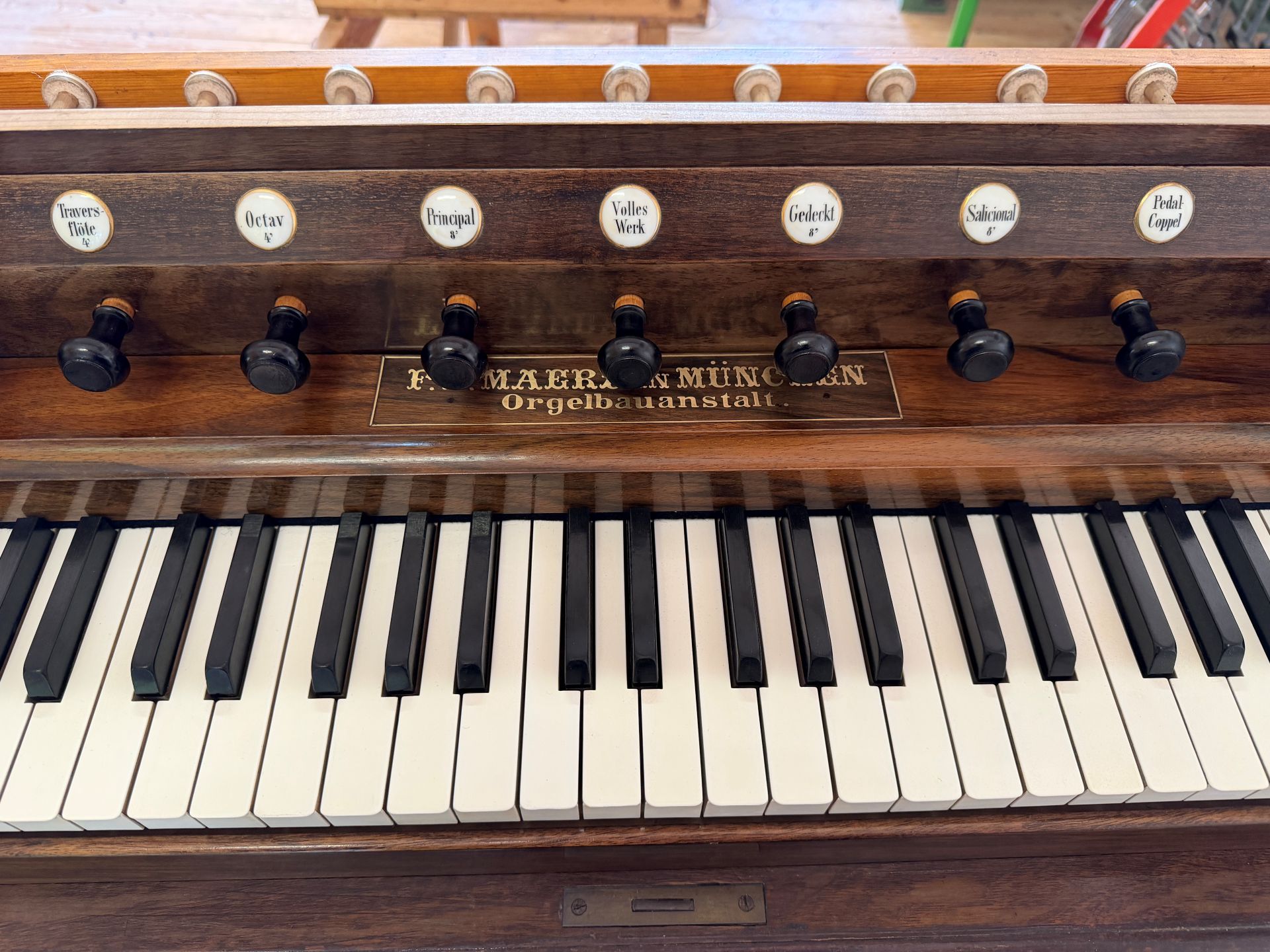 Orgelrestaurierung Pullach Taschenlade