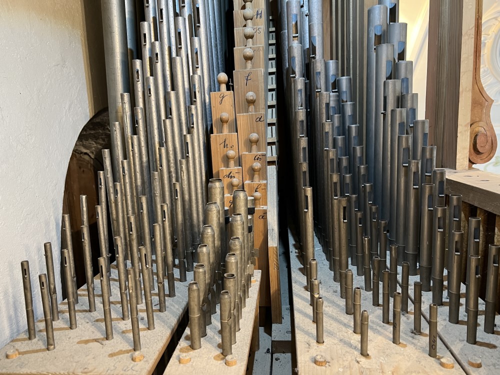 Orgelrenovierung Pfeifenwerk Maerz Taschenlade